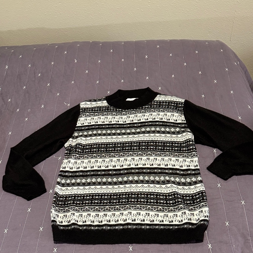 Alfred Dunner Black and White Crewneck Sweater